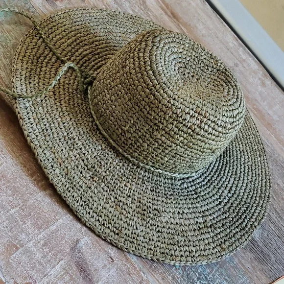 PETER GRIMM wide brim straw bucket Brimmed HAT with tassels. - Picture 1 of 12